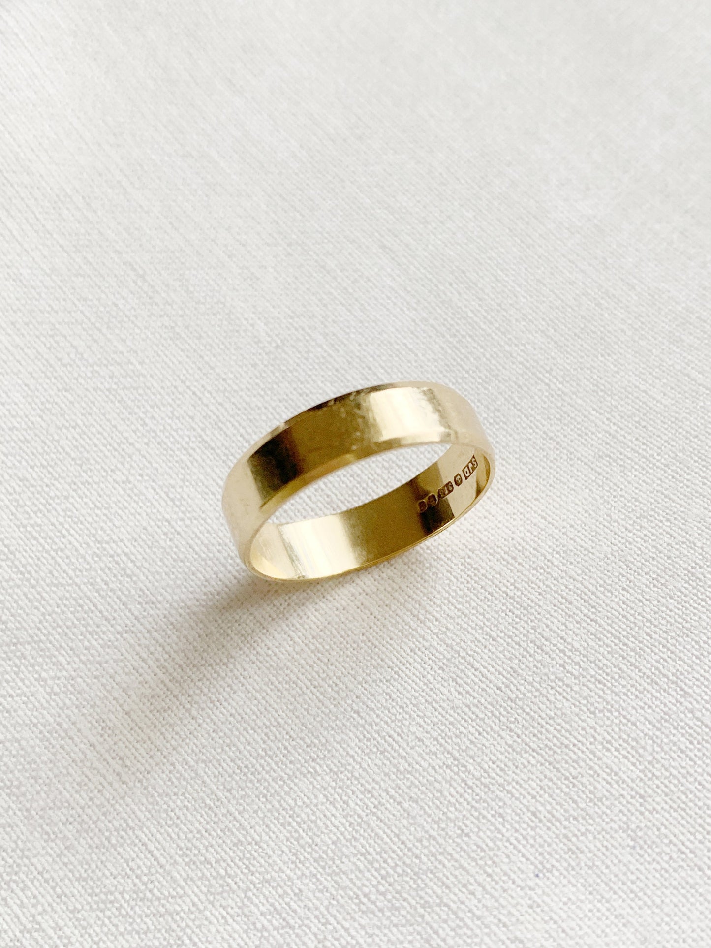 Vintage 9ct Gold Thumb Ring or Wedding Band