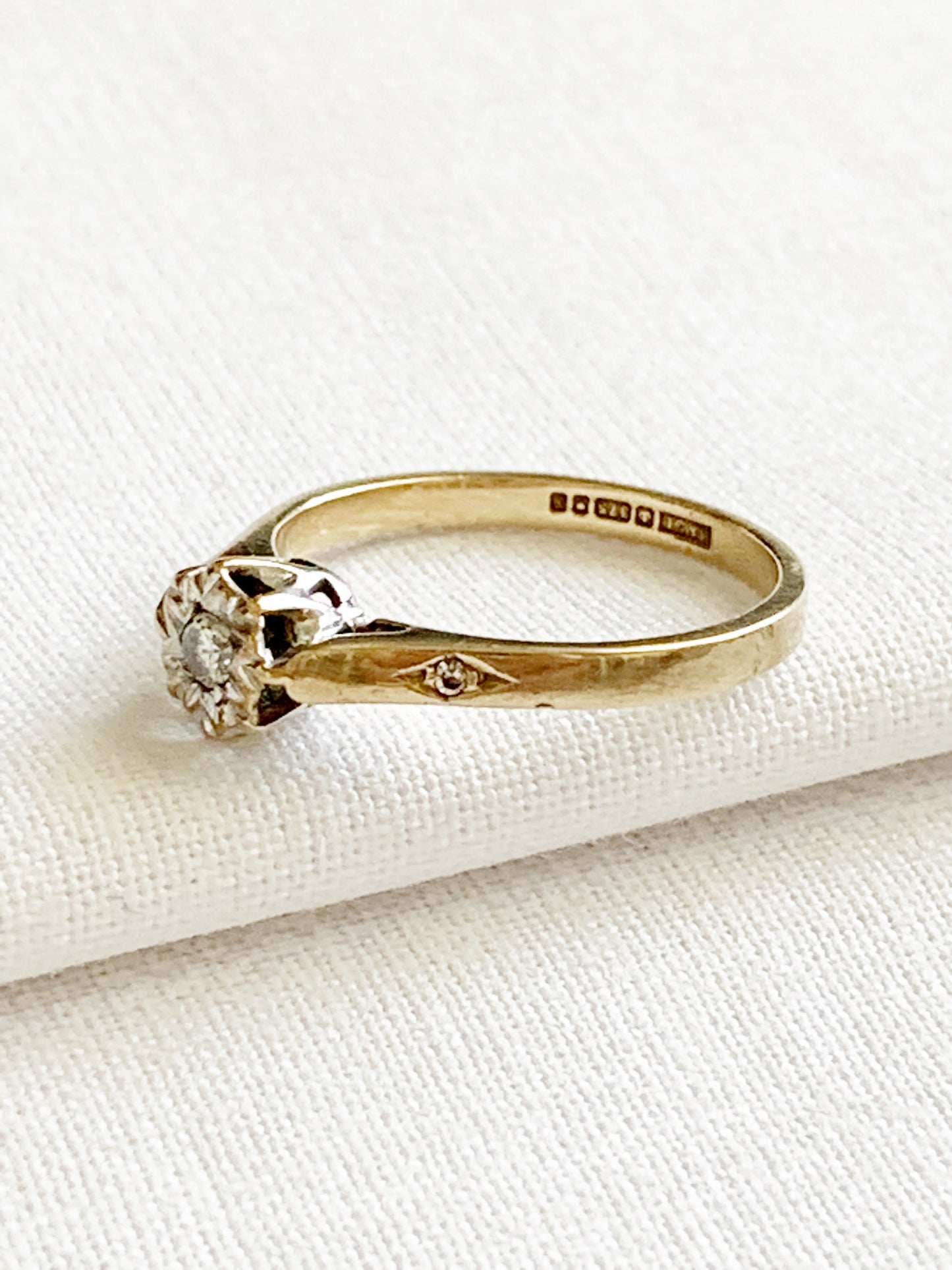Vintage 9ct Gold Diamond Engagement Ring 1992