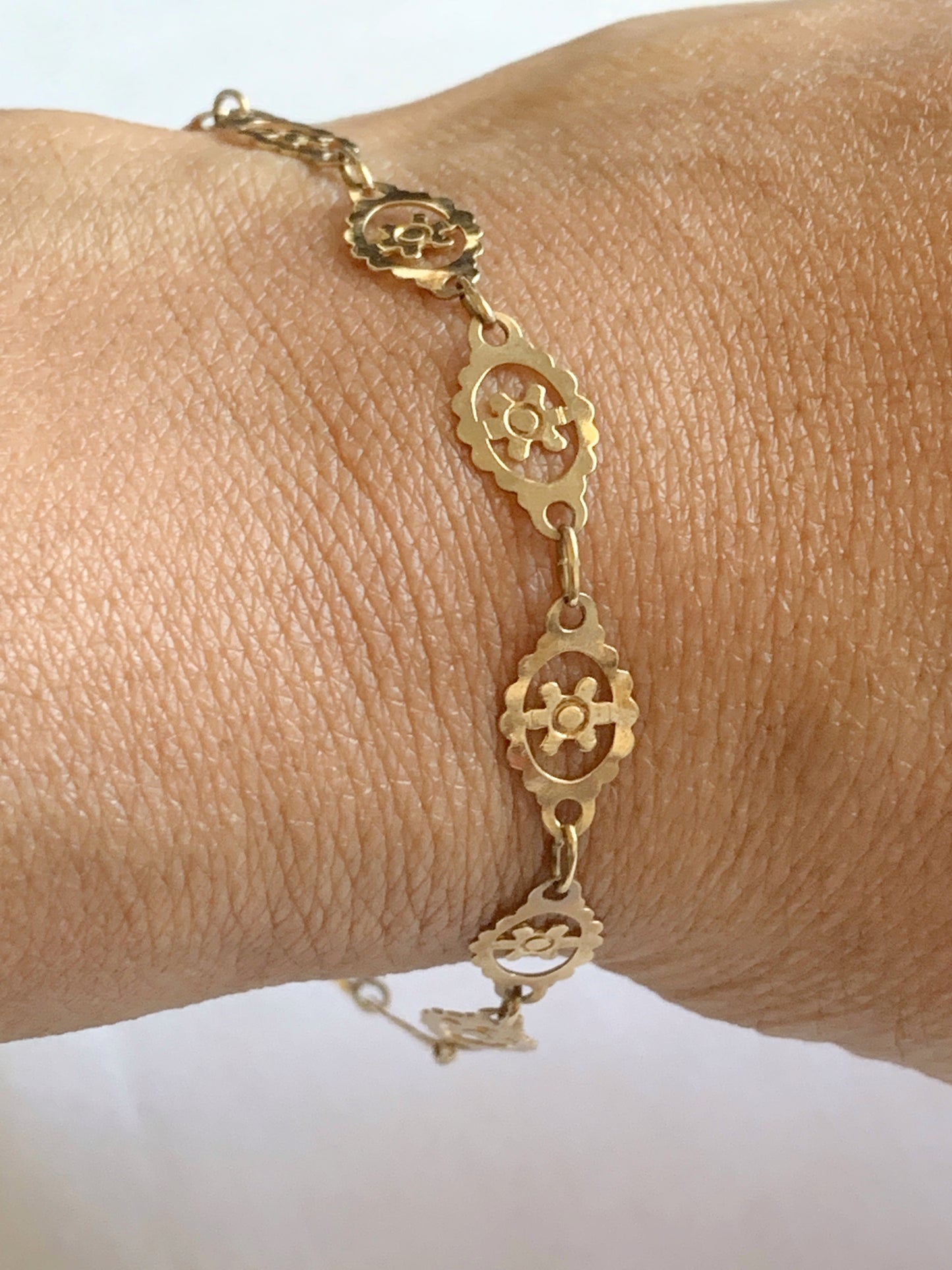 Vintage 9ct Gold Floral Links Bracelet 1971