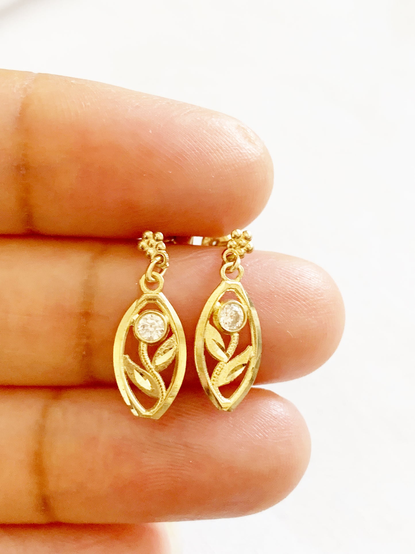 Vintage 9ct Gold White Topaz Dangle Earrings