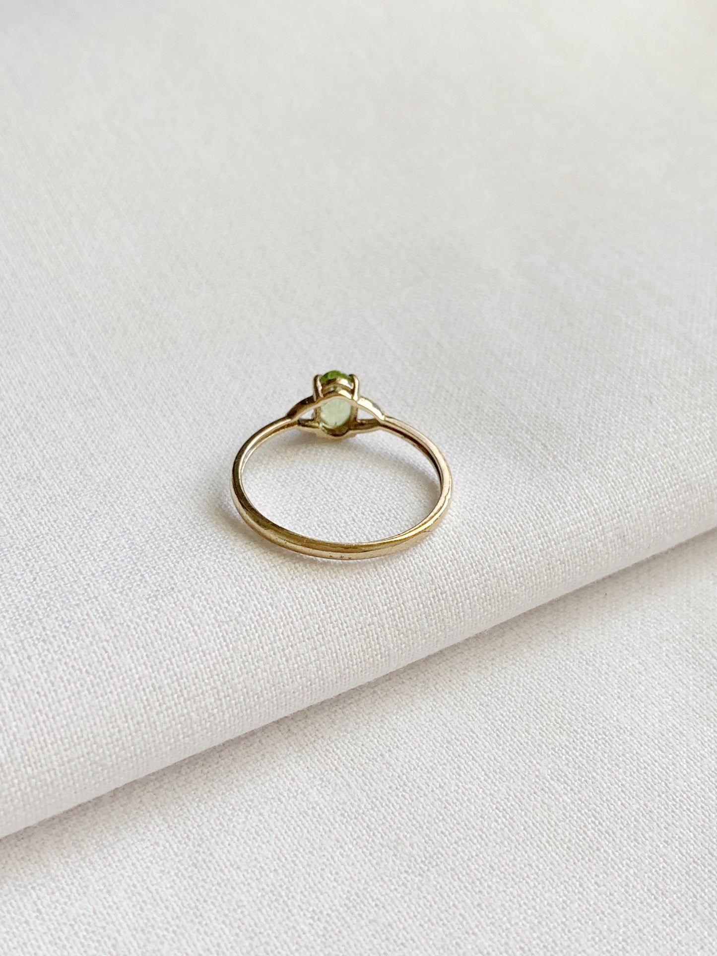 Vintage 9ct Gold Peridot Ring