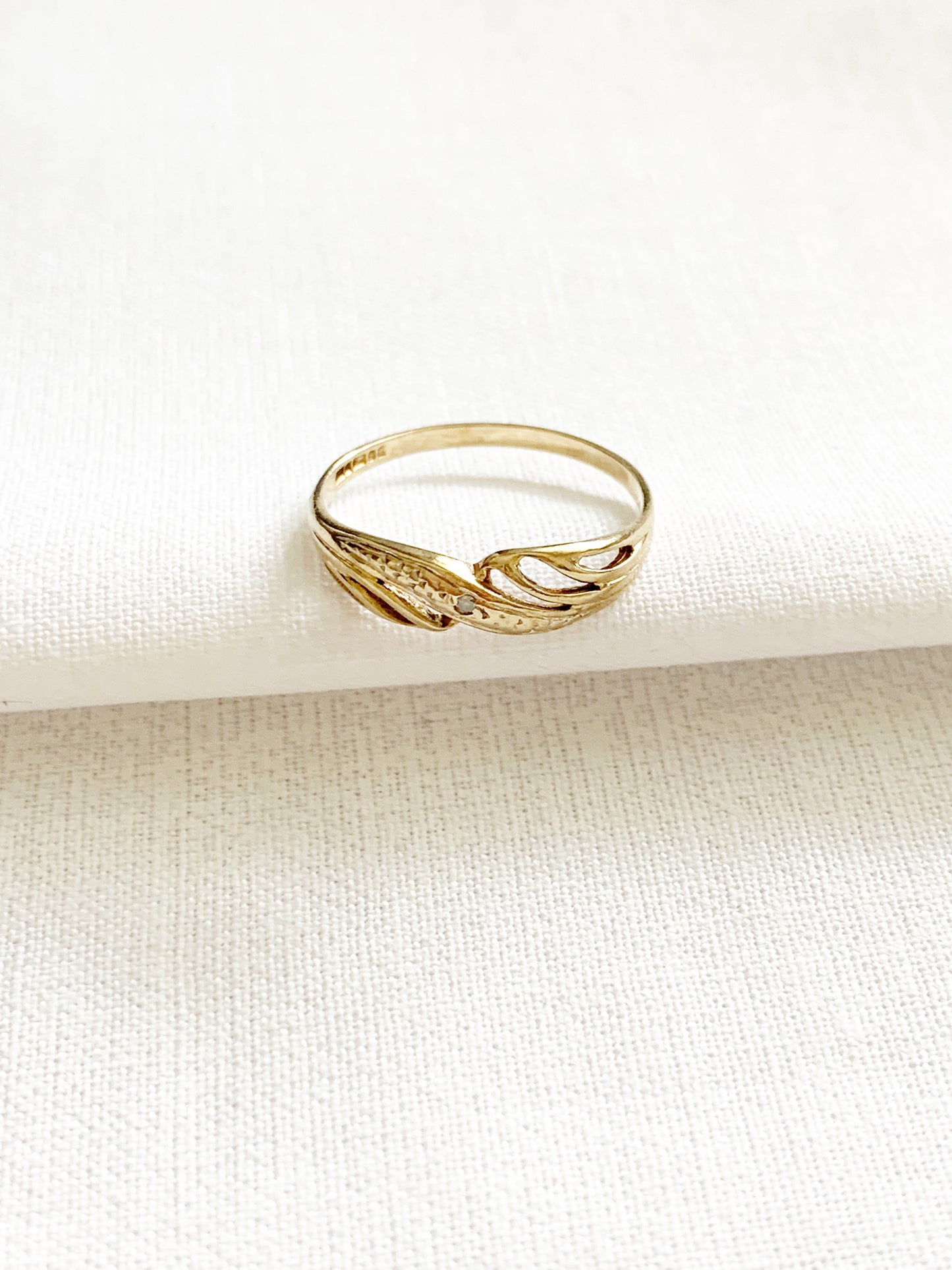 Vintage 9ct Gold Diamond Dress Ring 1991