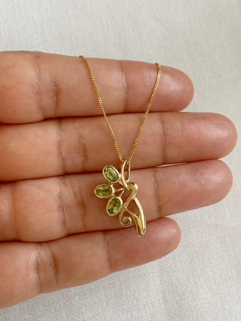 Vintage 9ct Gold Peridot Necklace